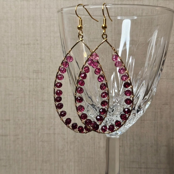 🍇💅 Earrings - Picture 2 of 3